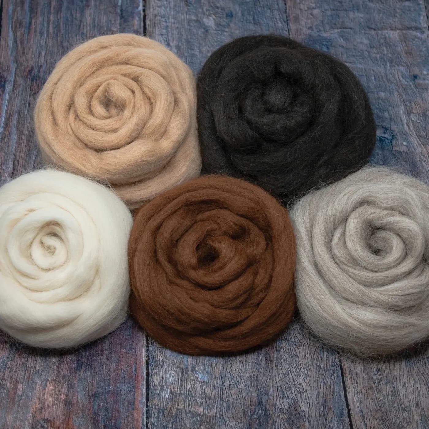 Combed llama fiber in natural colors